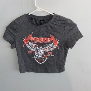 cropped grey short sleeve graphic shirt